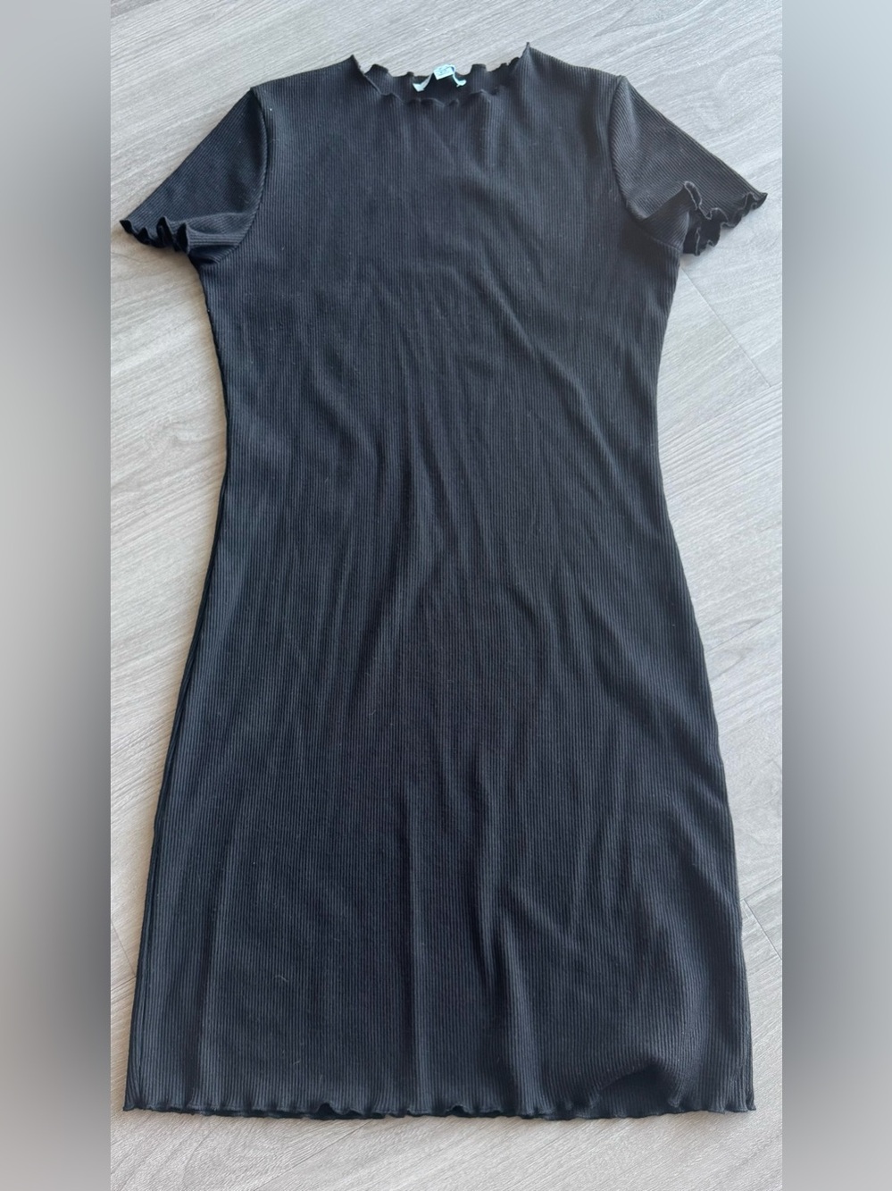 Black Ribbed Mini Bodycon Dress Lettuce Edge Short Sleeve 🖤 - Picture 6 of 7